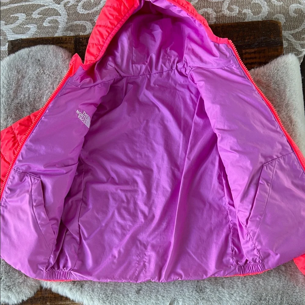 The North Face Girls Bright Pink Hooded Puffer Jacket